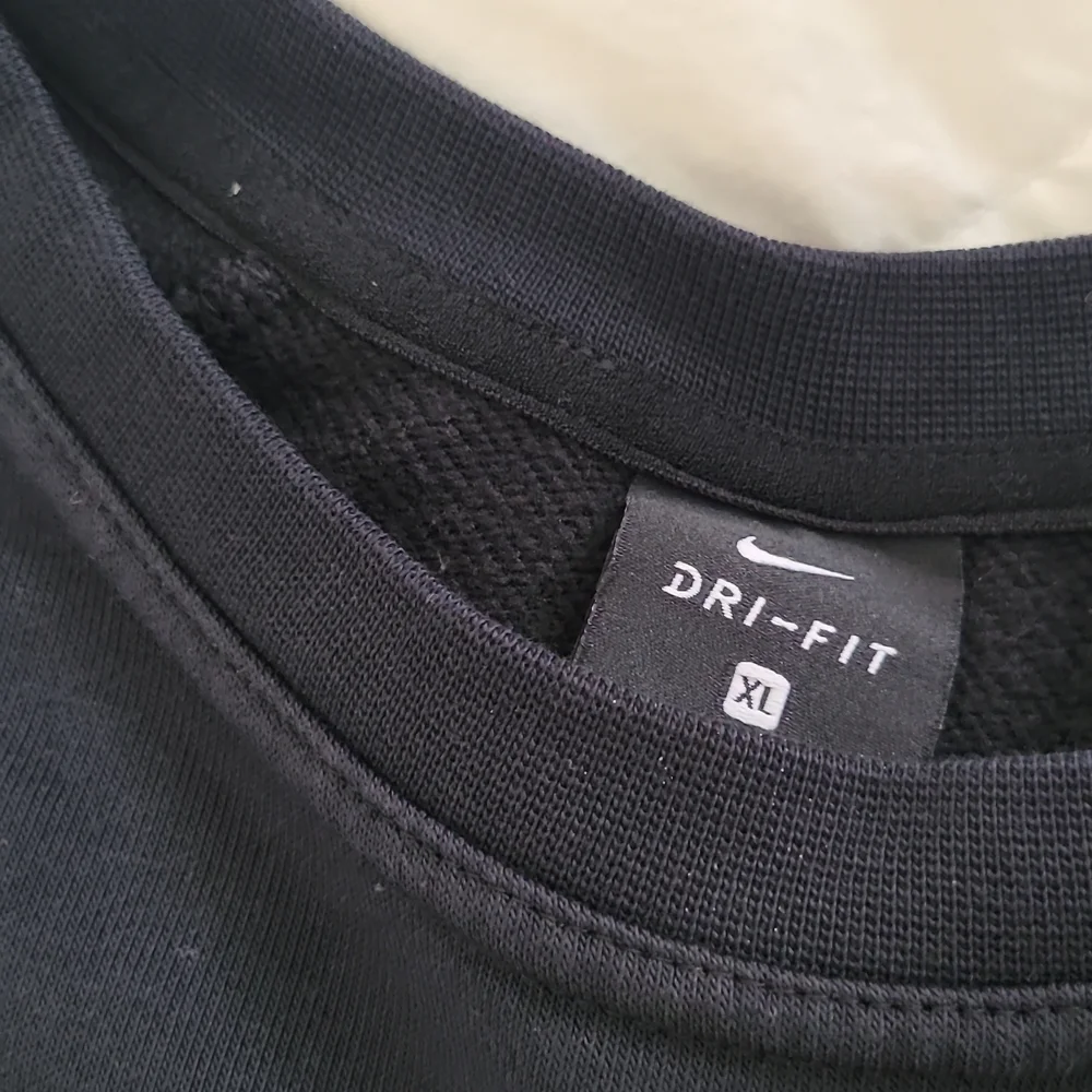 Nike sweatshirt - Picture 6 of 6